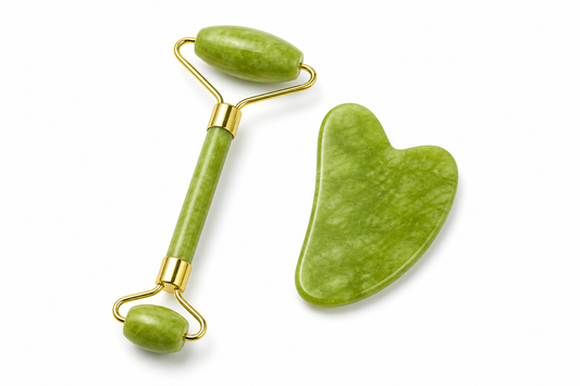 Gua Sha Sculptant en Jade Verte — Drainer, Déstresser & Raffermir en 10 min